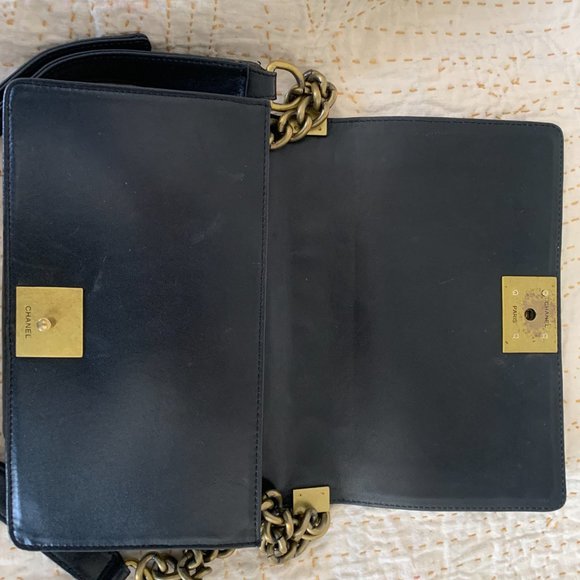 Chanel Boy Bag - Picture 2 of 10